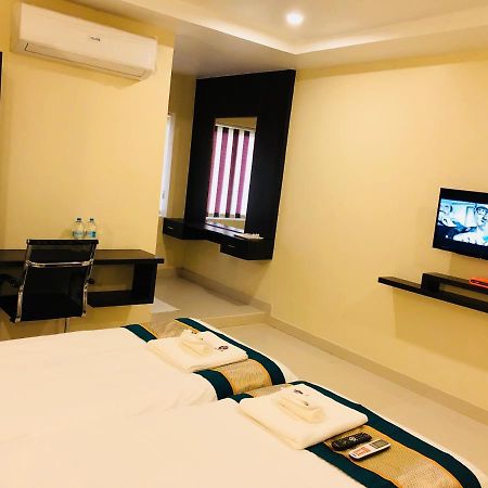 Hotel Fortune M R Grands Suluru Ngoại thất bức ảnh