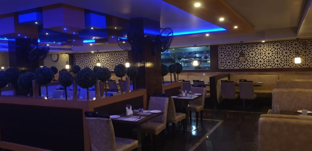 Hotel Fortune M R Grands Suluru Ngoại thất bức ảnh